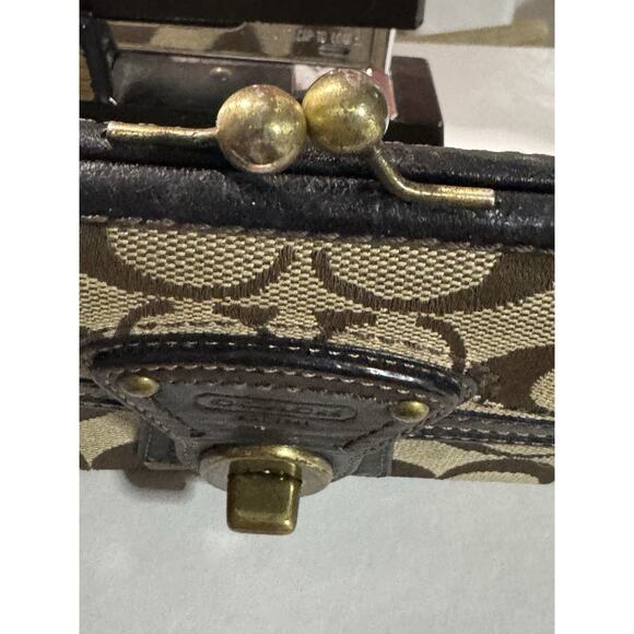 Coach Legacy Kisslock Stripe Wallet Turn Lock - Picture 5 of 8